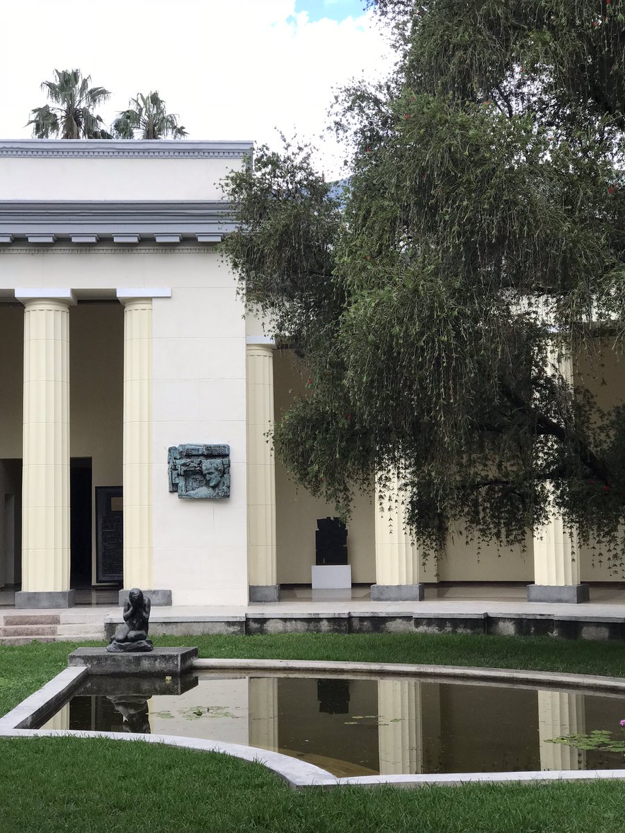 andreascj's tweet image. Lo único que queda del MBA que vale la pena visitar es su jardín, y un jardín no es un museo. Para qué decir algo de la edificación de enfrente que fue museo en otros tiempos... Una gran parte de Caracas hoy no es más que nostalgia.