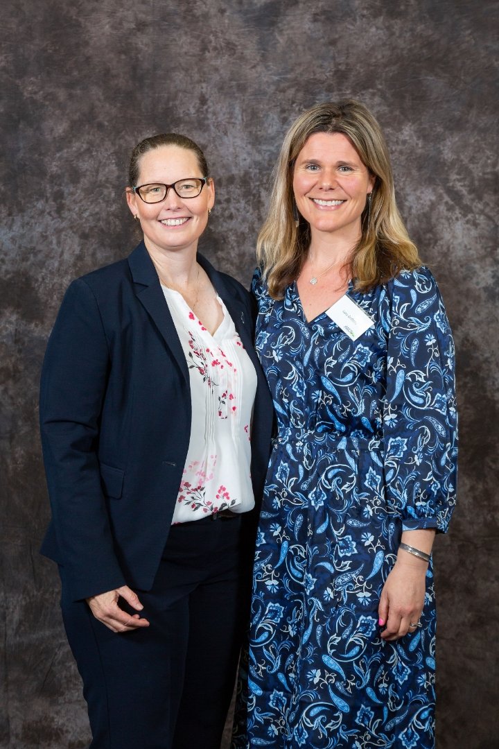 LucyGNZ's tweet image. Fellow @NuffieldNZ friend and NZ Agri Trade Envoy @MelWNI.

Thanks @AWDTNZ for the opportunity for us to speak at your Next Level Hui. 

#RuralLeaders
#Inspiration