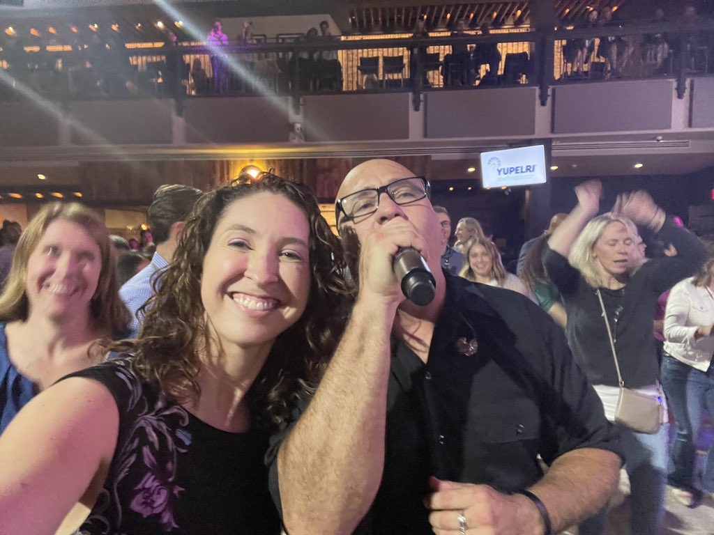 gretchemaben's tweet photo. I had more fun than I had in a LONG time at the #CHEST2020 Opening Reception dancing with Sister Hazel (@SisterHazelBand)! I missed dancing! https://t.co/Blo0kad8iO