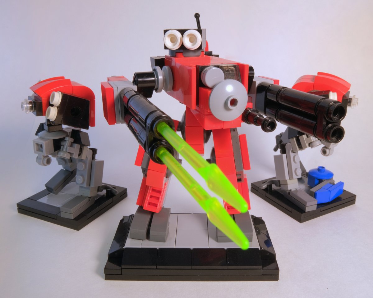 AlcomIsst's tweet photo. AG-08 GLAIVE

Got inspired to create some mechs for Mobile Frame Zero. I built a pair of generic Hi-Legs with minimal modifications. The Glaive in the middle is my own design with some BattleTech influences. #MFZ #MF0 https://t.co/CnU7llKVib