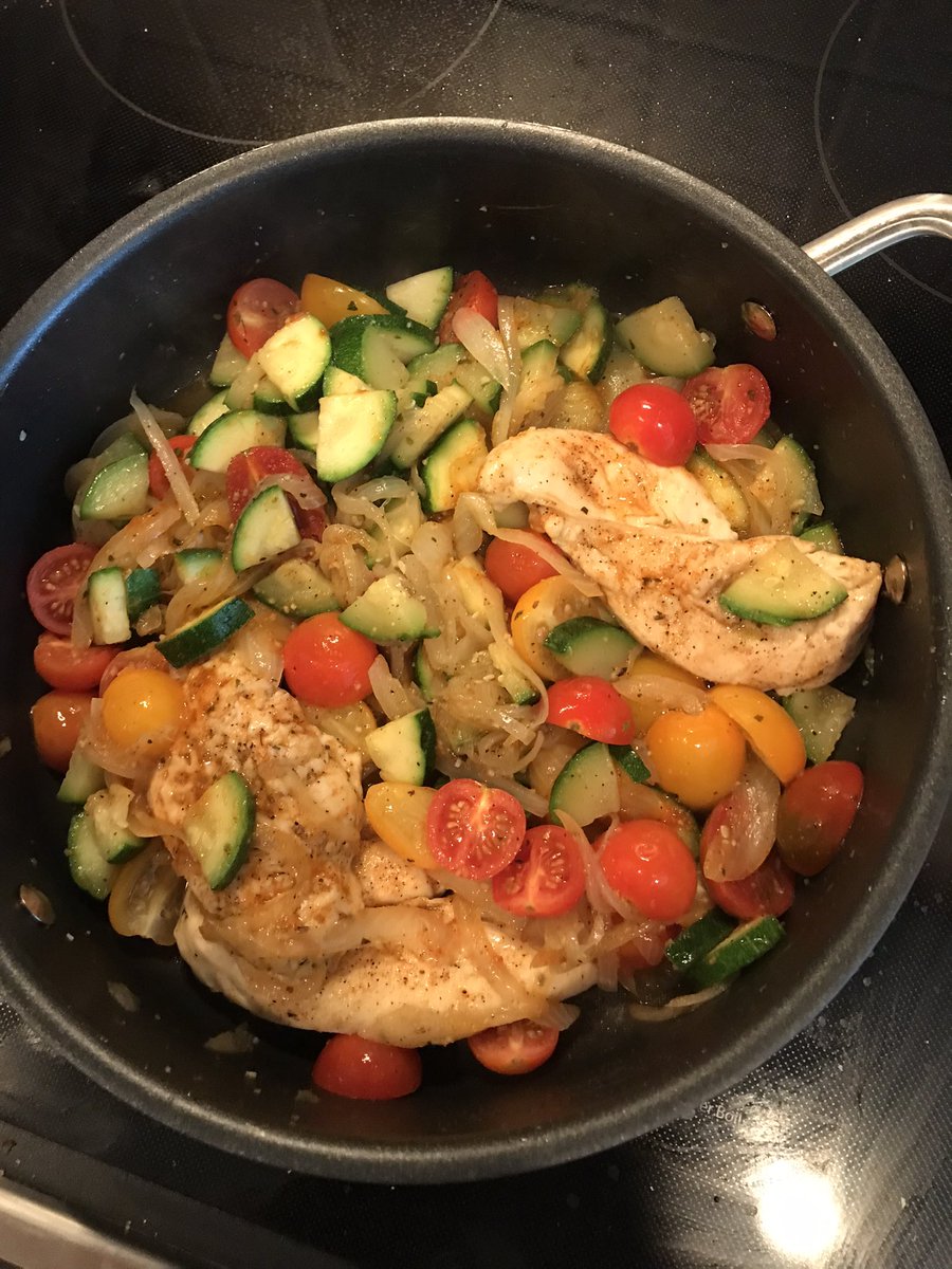 G12Rocco's tweet photo. Sunday Night Supper is just about done👍Sautéed Onions Zucchini and Heirloom Cherry Tomatoes topped with Chicken Tenderloins😋 #SundayNightSupper https://t.co/Ecx6XV1IMG