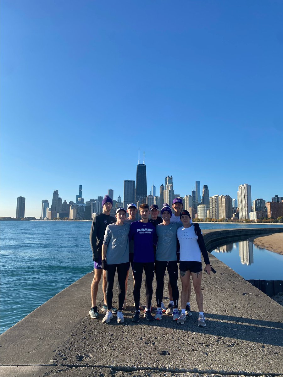 FurmanXC's tweet photo. City living for the weekend 😈

#firstrun #thenplay #chitown #signatureroom #95thfloor #chicago #FU #FUXC #stayandplay https://t.co/43vu6biBx9