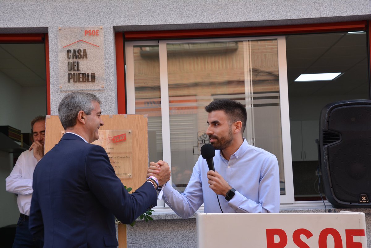 JSAnoverdeTajo's tweet photo. Gran día para el recuerdo. Gracias a quienes nos acompañaron este histórico 15 de octubre en la inauguración de la nueva Sede Socialista de Añover, especialmente a los compañeros y compañeras de @JSPToledo. #DejaHuella https://t.co/Lh0fnRpvkl