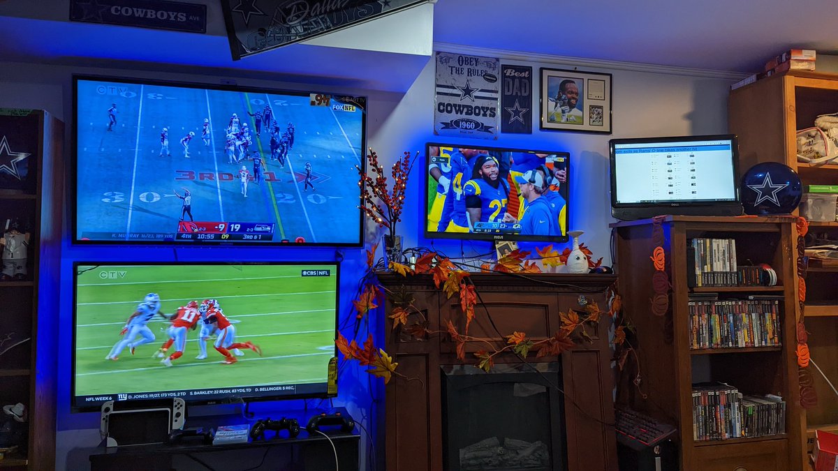 JeffGignac's tweet photo. Late window of game in the (under construction) #mancave
#BUFvsKC
#ARIvsSEA
#CARvsLAR
#NFLTwitter #nfl
@DAZN_CA thanks for the games
#NFLonDAZN
#sportsticker https://t.co/nTRBC4RkOC