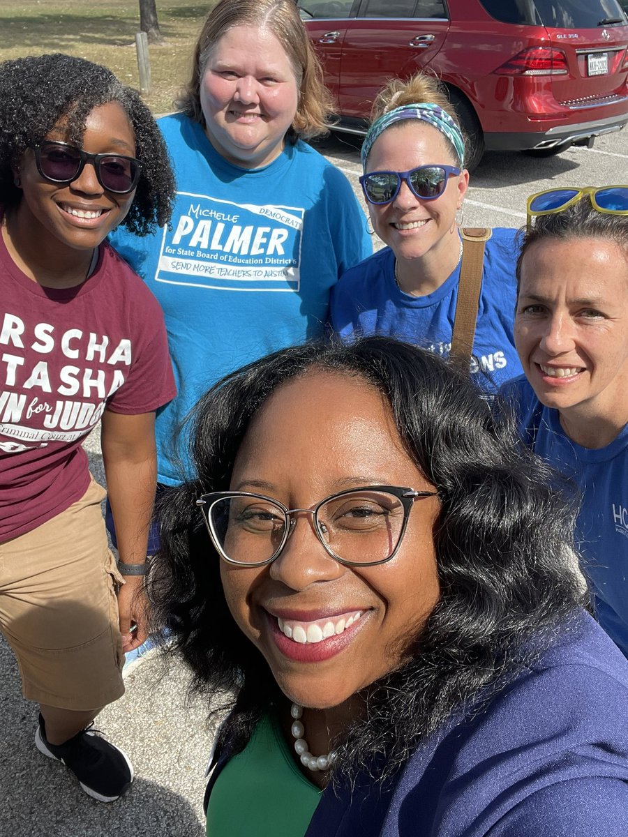 TeneshiaforHC's tweet image. Thank you @DianaforTexas one of the hardest working women in the party for organizing today’s #SpringBranch block walking/canvassing Sundays. Always good to see @palmer4texased &amp;amp; @aquino1_neil. #VoteTheEntireBallot #Nov8 #ElectionsMatter
