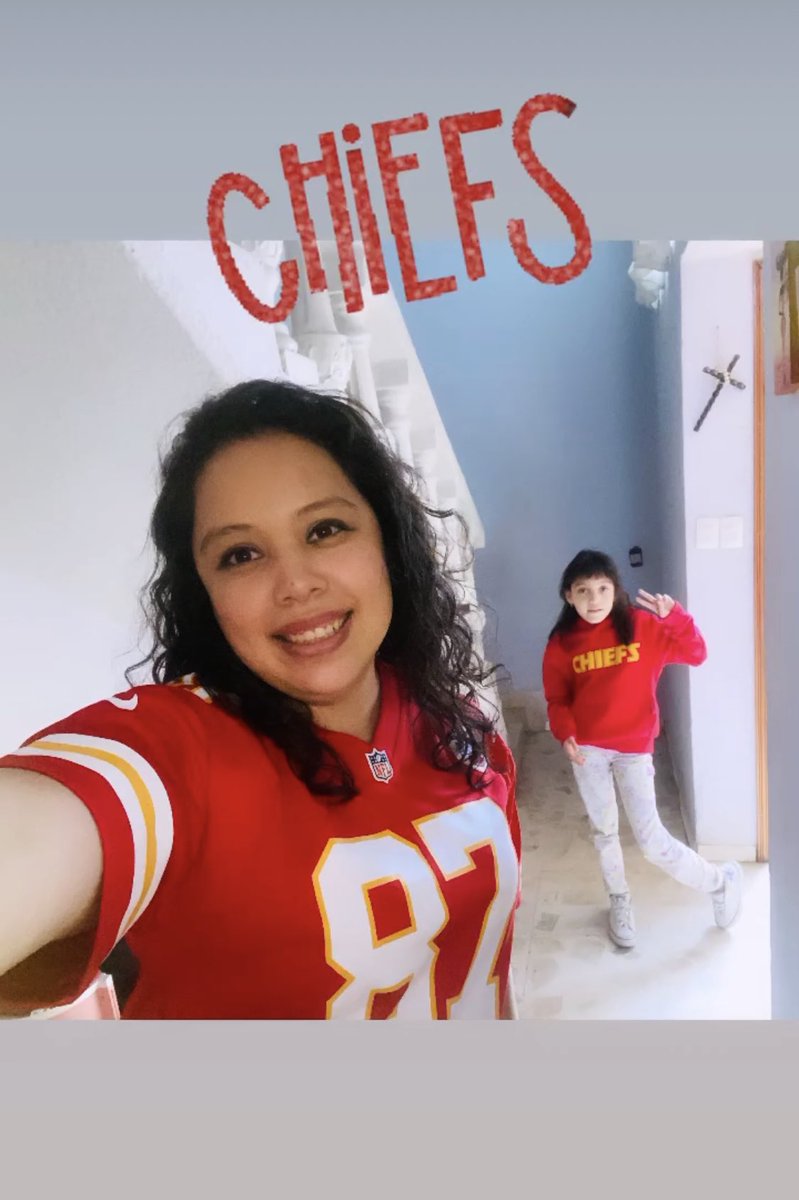 InTo_O's tweet photo. #TuPaseCompleto vamos Chiefs!!!!! @Chiefs  ❤️���🤍 https://t.co/HlmDuQzoQs