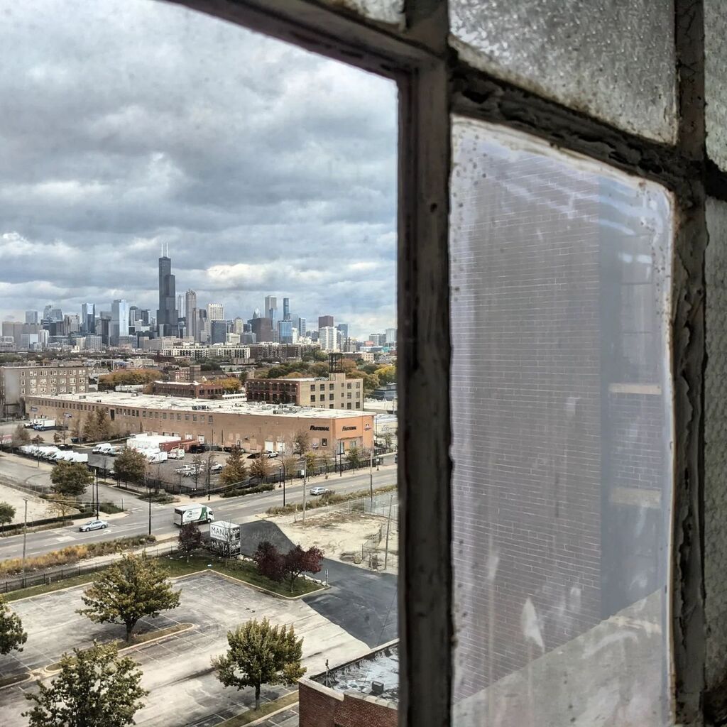 sbcthemuse's tweet photo. Open studios at @manacontemporary for @chiarchitecture Open House Chicago.
.
"Artists need to create on the same scale that society has the capacity to destroy".
.
Visited friends @laura.kina &amp; @victorialoeb_art then checked out @kwapkwapkwap @abrahamsev… https://t.co/NDgaBs99n1 https://t.co/8mAkDj2Yhf