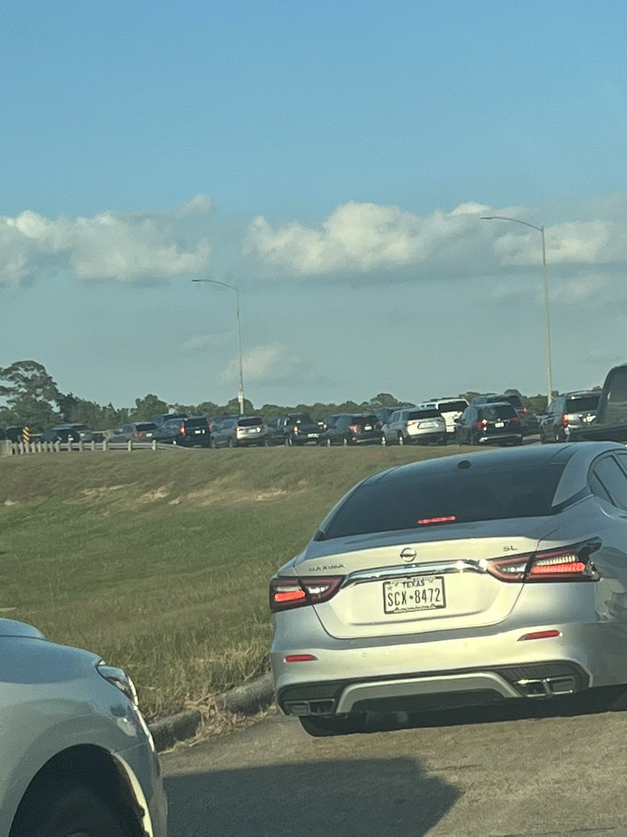 TWEMrsC's tweet photo. @iah this airport is horrible! 2 hours early to sit for an hour in stand still traffic! Stay away!😡 https://t.co/NX7FCIpzLm
