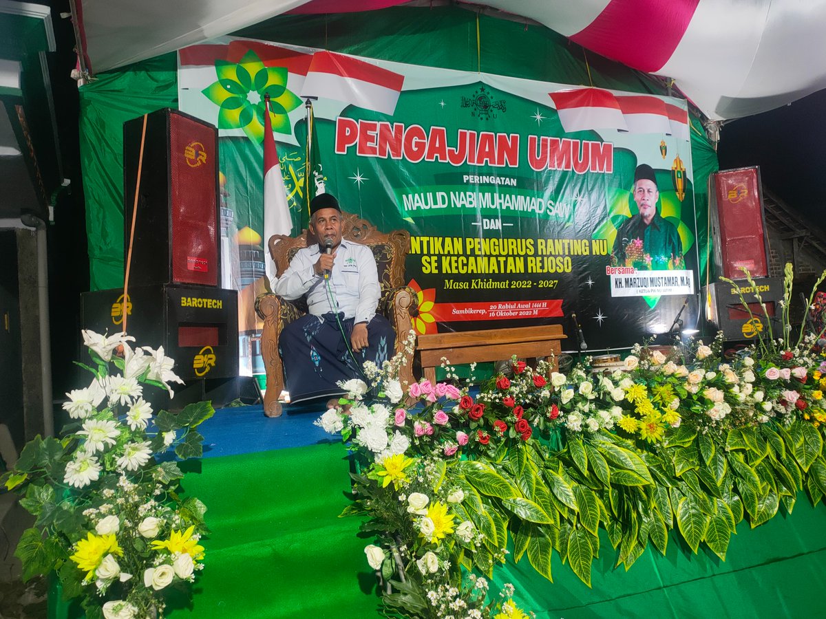 Bersama ketua PWNU Tomo Kyai Haji Marzuki Mustamar, dalam 
acara pelantikan Pengurus Ranting NU se MWCNU Rejoso Nganjuk. Ahad 16 Oktober 2022, di PP. Sambikerep Rejoso Nganjuk