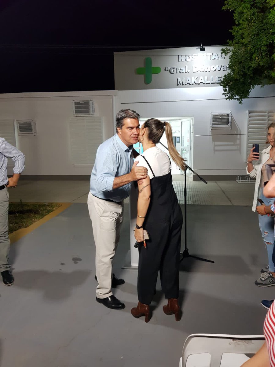 Inauguración HOSPITAL GENERAL DONOVAN de MAKALLE ♥️

Toda mi vida recurrí a este hospital para socorrer a las personas de mi pueblo y verlo hoy refaccionado y ampliado completamente a nuevo me produce enorme felicidad.

#GRACIAS ♥️ Gobernador <a href="/jmcapitanich/">Jorge Capitanich</a> #Hechos no palabras 🙌🏽