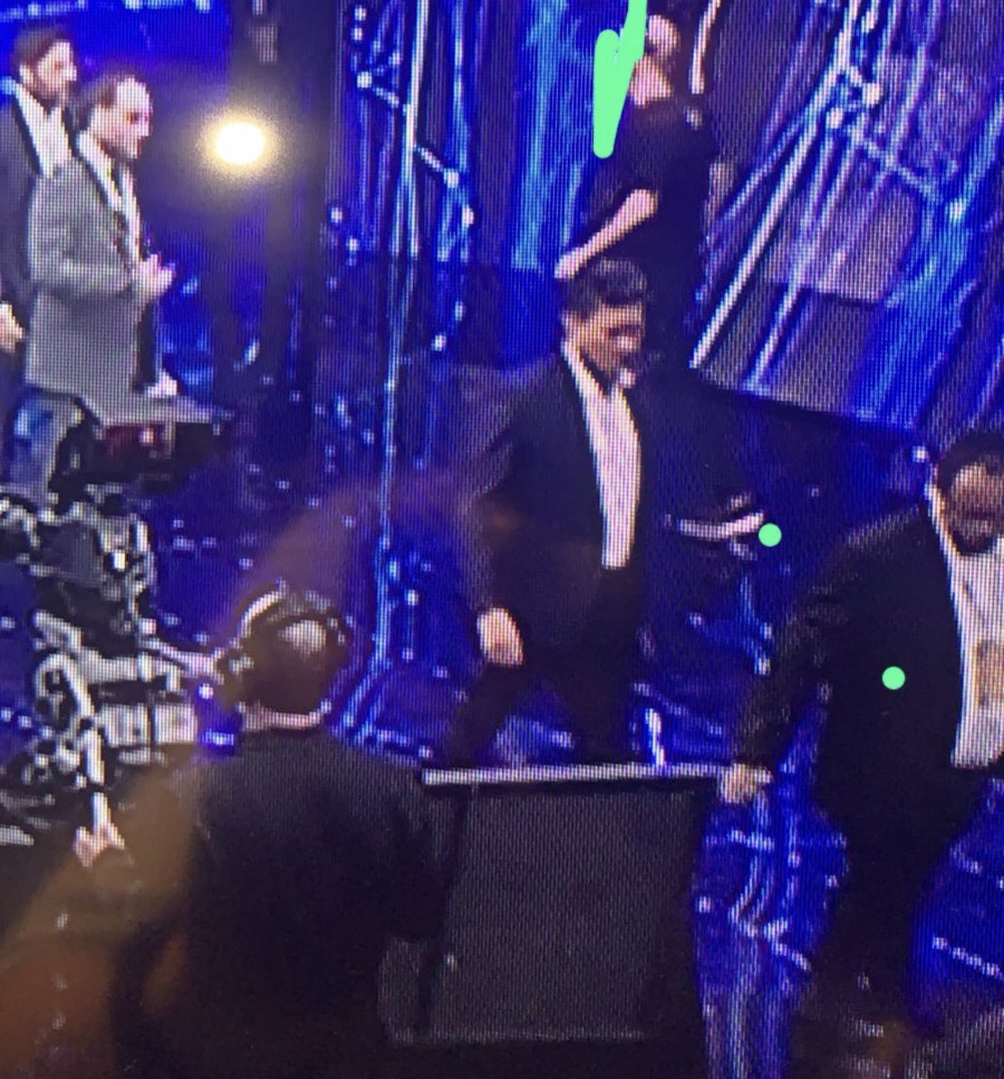 reinaldoazevedo's tweet photo. Sergio Moro junto com Bolsonaro. Um dos assessores no debate. Que coisa! Agora as coisas estão no seu devido lugar. Extrema-direita unida. https://t.co/VSJSn9ctQ8