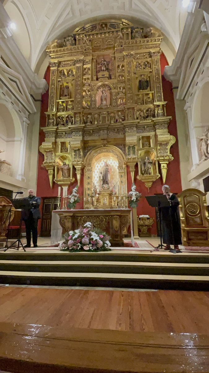 GuzmanGomezMdC's tweet photo. Maravilloso recital el ofrecido por el Barítono, Luis Santana y la actriz María Galiana en el Santuario de la Virgen del Carmen. Convento de los PP Carmelitas de #medinadelcampo . De lo profano a lo divino, en honor a #SantaTeresa https://t.co/gCVpBtq0J2