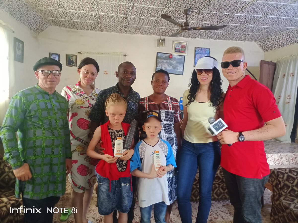 ProudlyAlbinism's tweet photo. Thanks to the family of Engr. Solomon Ugorji for having us. It was such a happy moment. Thanks to Human Race Diagnostic and Specialist Huspital for the continues support. We pray for blessings and increase in all your endeavors.
To support our charity work kindly call 07011008096 https://t.co/FwtfUFT9sX