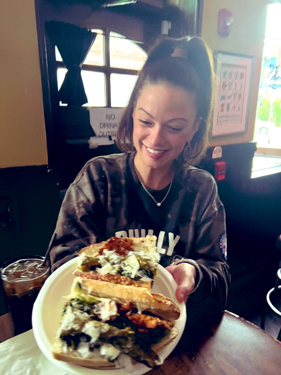 Behold…the <a href="/HoagieDom/">Hoagie Dom</a> IL Colosseo 😍 first time consumer, long time hoagie fan. <a href="/BardotCafe/">Bar•dot</a> ❤️