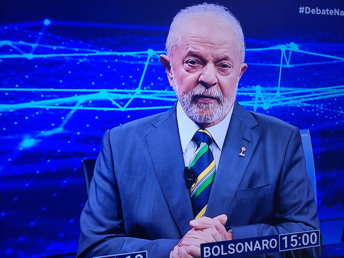 rodolfoprado's tweet photo. Urgente olhem o broche do Lula

Dica do @filipegranado https://t.co/8HPfsCPx12
