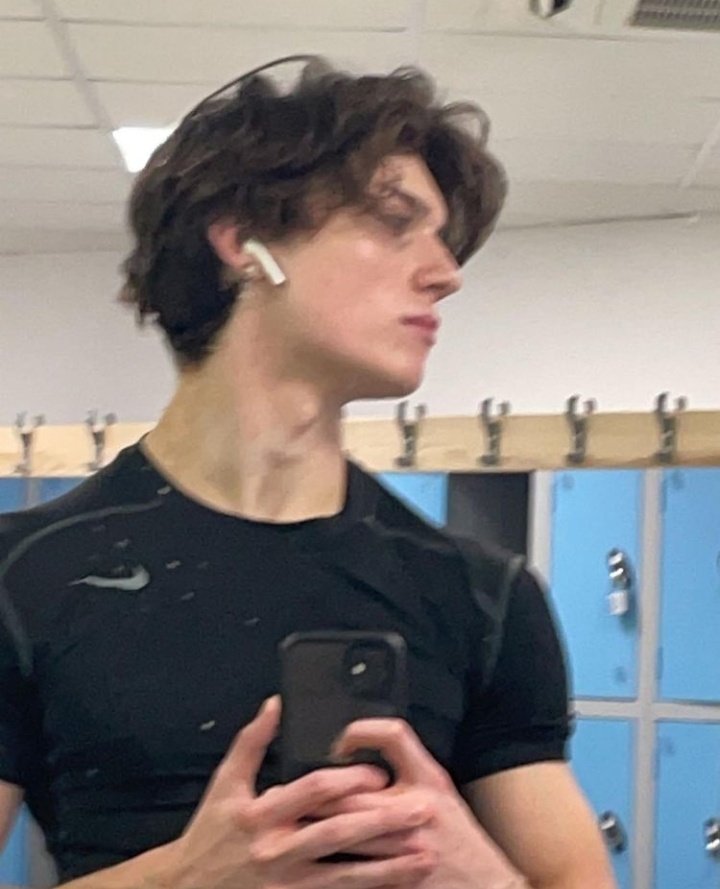 ㅤ͏͏ 
yamaguchi tadashi: #hqrp
él ( 26 ) - profesor de inglés 
¿ fav &amp; rt ? 
ㅤ͏͏