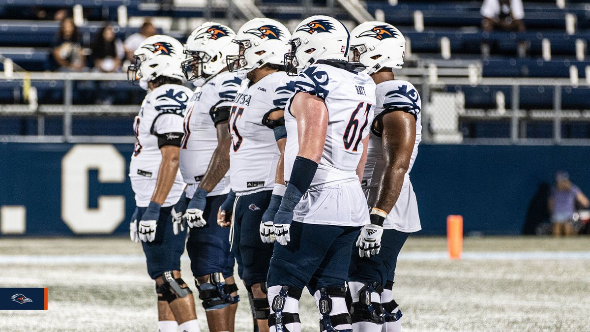 The UTSA offensive line paved the way for 433 yards, 303 through the air and 130 on the ground. The Roadrunners now rank 17th in the FBS in total offense (489.0 ypg) and 7th in passing offense (343.6 ypg). #210TriangleOfToughness #LetsGo210 | #BirdsUp 🤙