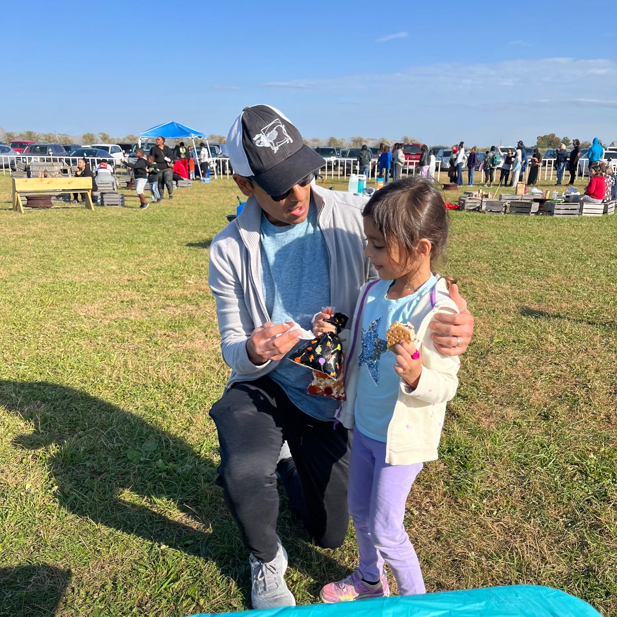 DebSundi's tweet image. Lovely day for a father daughter date at the apple orchard- thanks to @OSU_Urology and @ctleeuro  for hosting (and photo credit)