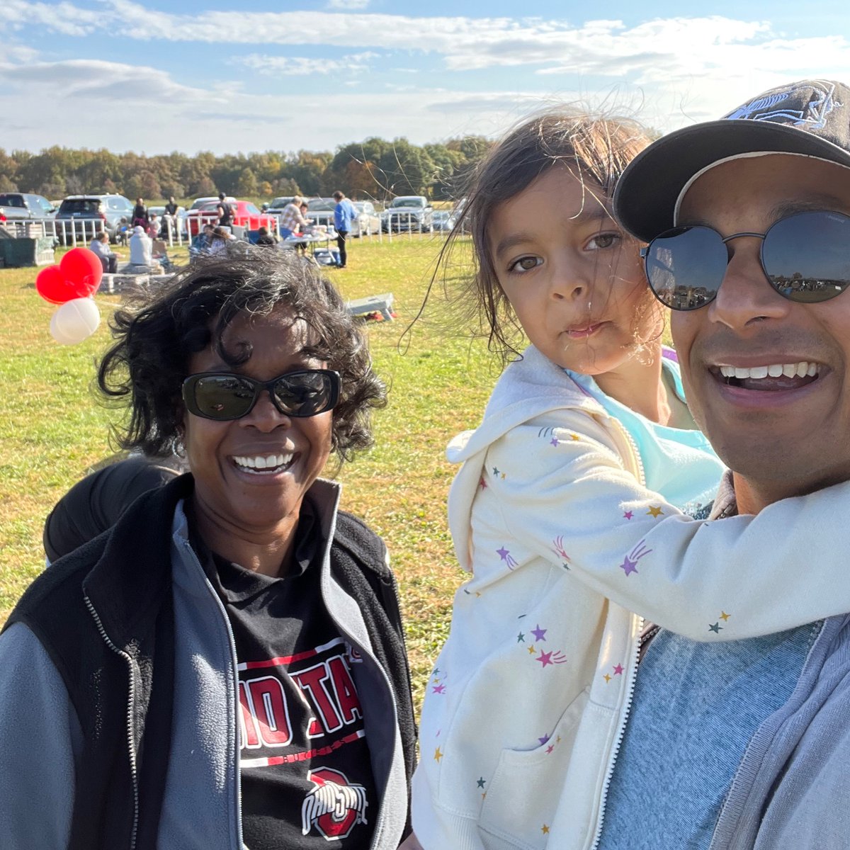 DebSundi's tweet image. Lovely day for a father daughter date at the apple orchard- thanks to @OSU_Urology and @ctleeuro  for hosting (and photo credit)