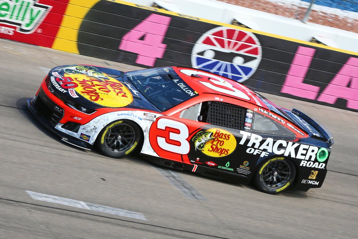 That's a wrap on the @NASCAR #SouthPoint400 at @LVMotorSpeedway with #TeamChevy finishers: @RossChastain (P2), @TylerReddick (P6), @Erik_Jones (P8), @AJDinger (P9), and @austindillon3 (P10)