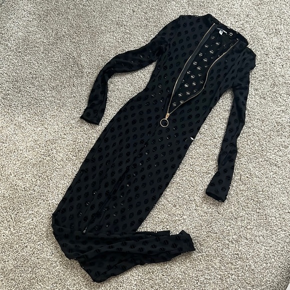 Monaco228's tweet photo. So good I had to share! Check out all the items I'm loving on @Poshmarkapp #poshmark #fashion #style #shopmycloset #fashionnova: https://t.co/qjfQSqMjjX https://t.co/H6C7vwKsoT