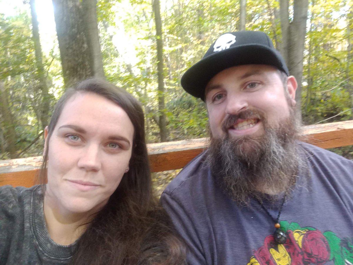 KnightDivining's tweet photo. Tractor ๐ pulled wagon ride through the forest to the pumpkin ๐ patch with the family. #family #familytime #familyfun #familyadventures #wagonrides #nature #pumpkinpatch #pumpkinpicking #pumpkins https://t.co/6lB5gMBrVu