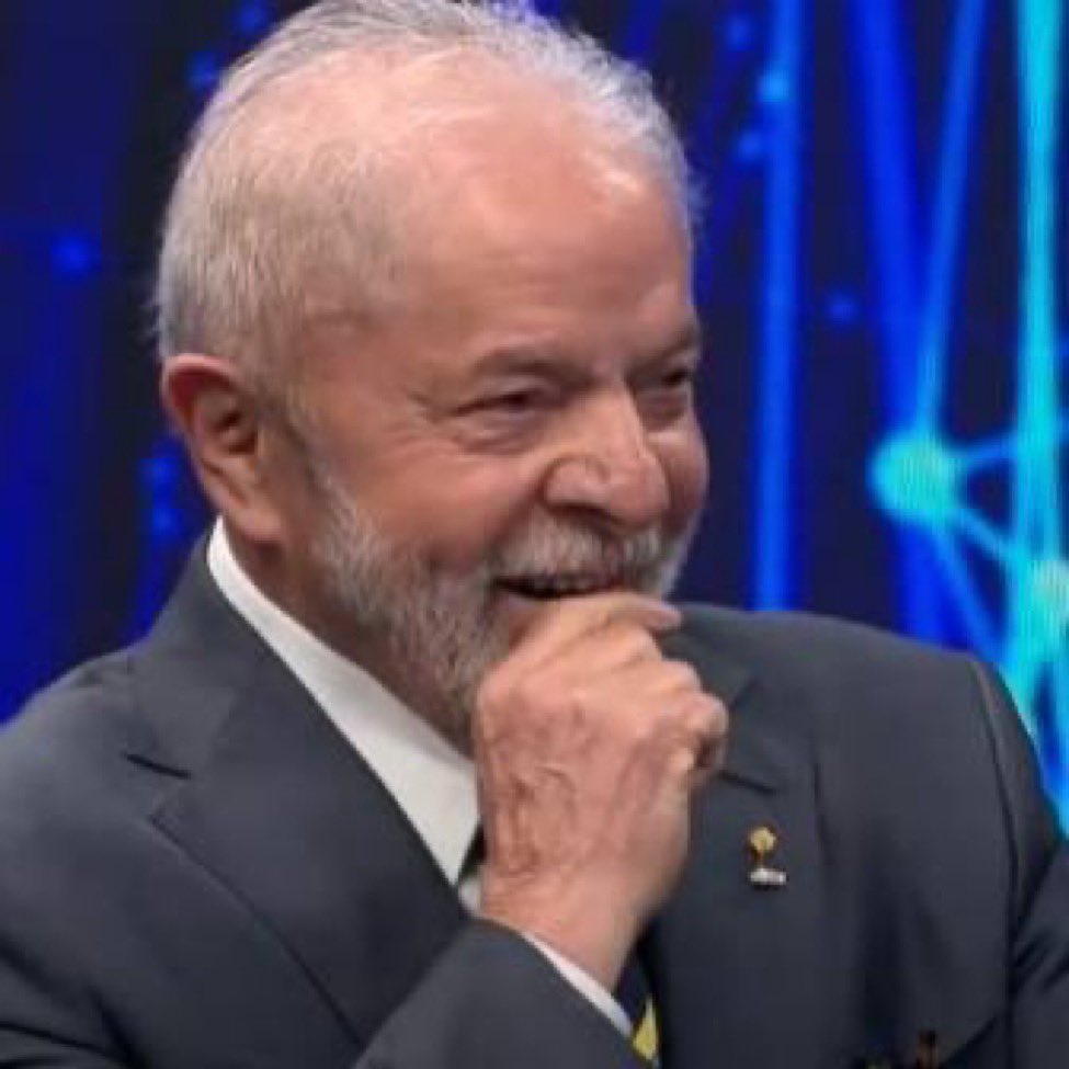 O sorrisinho de quem sabe que tá macetando gostoso, o bozo! #DebateNaBand