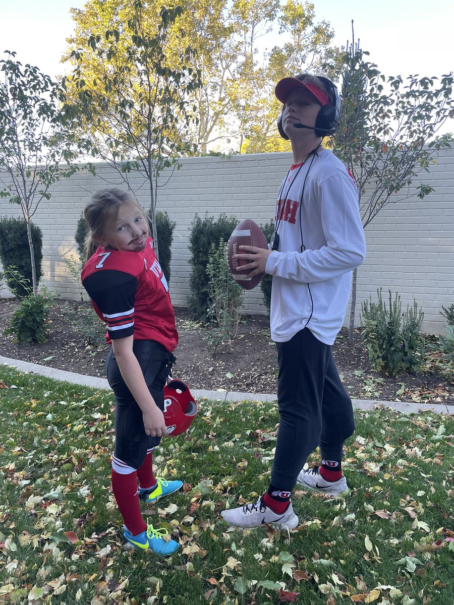 JustaUteFan's tweet photo. Dressed up as her favorite superhero, @crising7!  Thanks for inspiring one of your biggest fans!  We even got @UtahCoachWhitt to pose with her! https://t.co/oJ4rfZiGPn