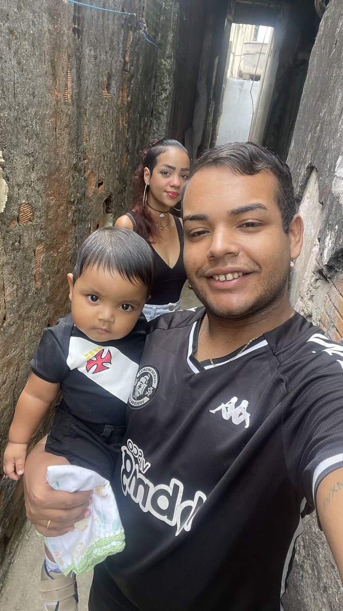 👨‍👩‍👦