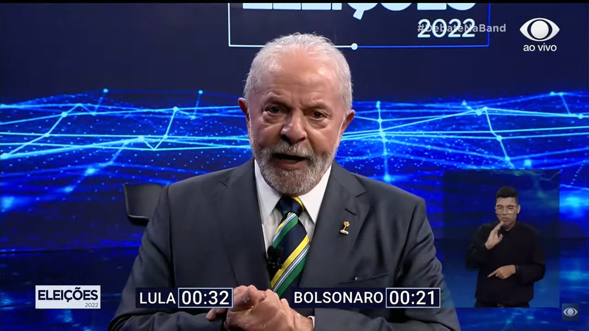 ptbrasil's tweet photo. "Bolsonaro era deputado e nunca fez um discurso contra o governo Lula. Ele não fez, porque no fundo ele sabe que eu fui o presidente que mais fez pelo Brasil e pelas Forças Armadas" @LulaOficial 

#LulaNaBand https://t.co/2QcwBOso5X