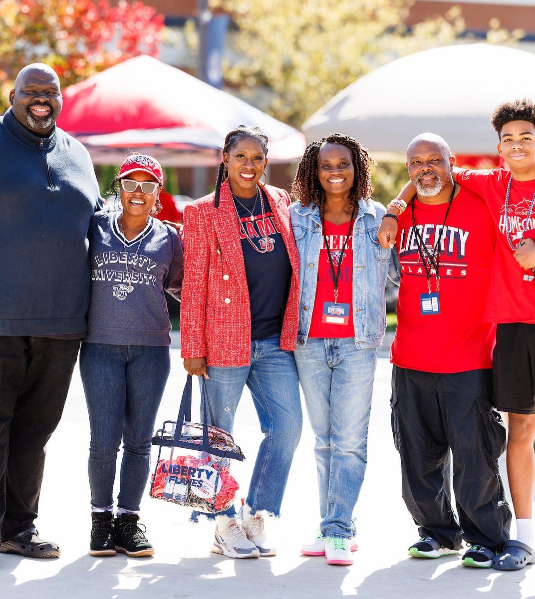 KarlaNivensENT's tweet photo. @LibertyU #luhc22 #RiseWithUs @Dr_RNivens @KarlaNivensENT https://t.co/MmNWAjUE21