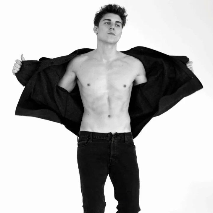 quitesuper's tweet photo. NOLAN GERARD FUNK
(b. July 28 1986)
#nolanfunk #nolangerardfunk @nolanfunk https://t.co/VcHNt3VgvA