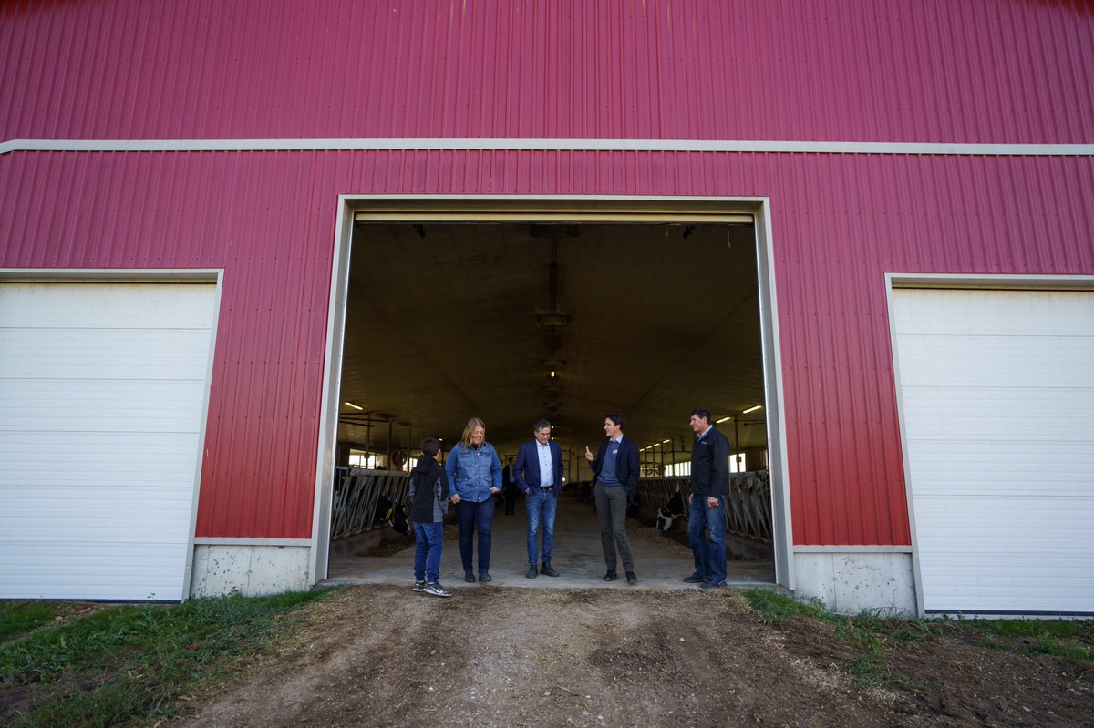 MarkCarney_Ego's tweet photo. Choking off resources for farmers has always been our top priority.
That's why we're announcing new subsidies for the #CricketFactory in London ON, and an 80% tax on farmers who produce anything other than bugs.
We'll always have Canadians backs, unless they're blue collar. https://t.co/pmW2v0P4Aa