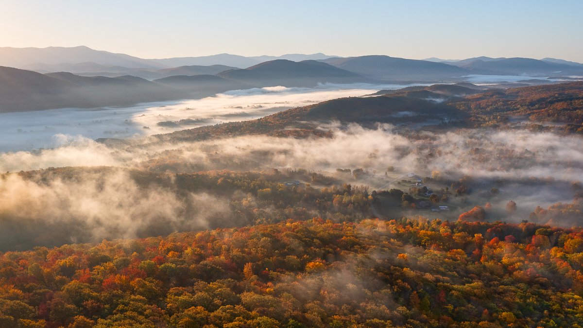 jarlathond's tweet photo. Monday, Monday, Monday... it's rough, but we are here for you serving up the very best of this weekend's @UVM_RSENR #Vermot #drone #foliage https://t.co/xnU5JMJGby
