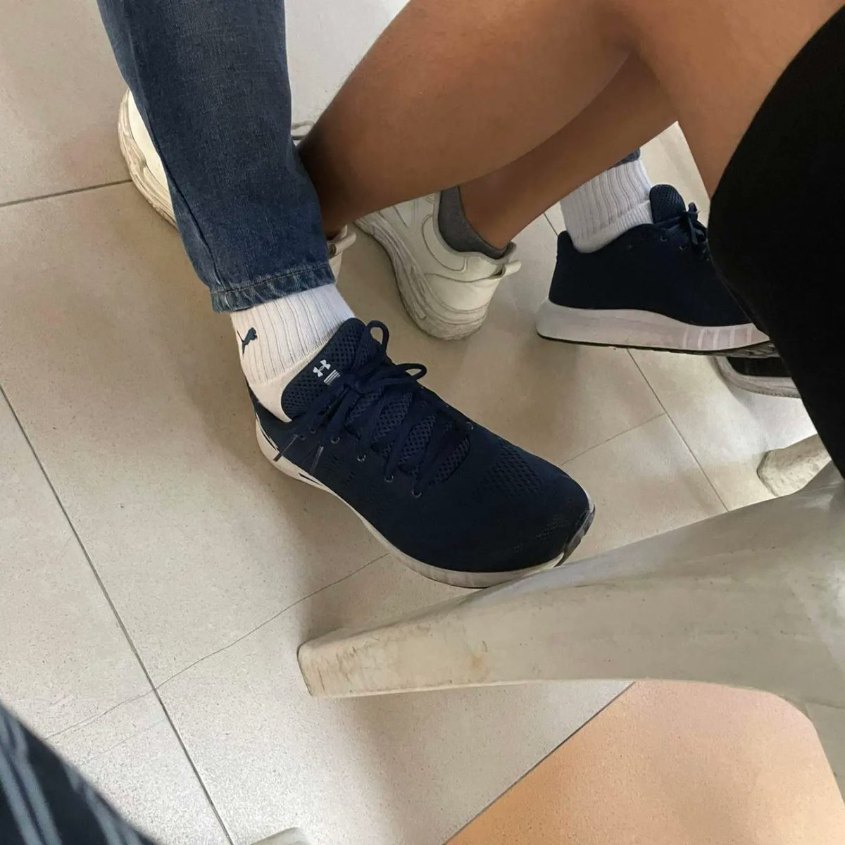 lea_babac's tweet photo. Feel smol https://t.co/njVNEnAvbU