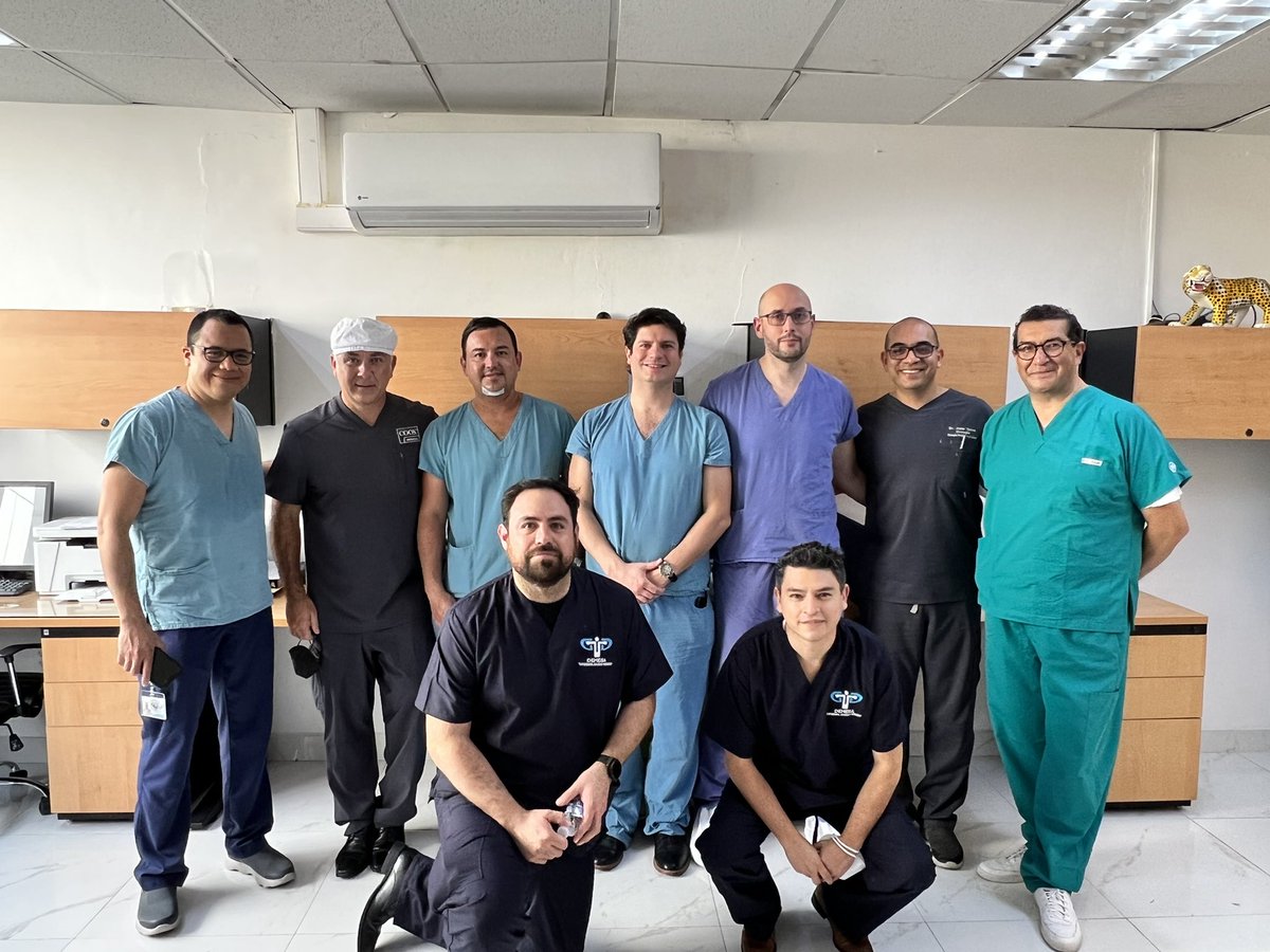 MarioSolis01's tweet photo. Curso internacional Cook Vista realizado en el Hospital Central Militar de Mexico. Muchas gracias al Dr. José Gadu Campos y a su maravilloso equipo por la ayuda y soporte para la realización del mismo. También un gran reconocimiento al Dr. Daniel Pérez Fentes de España. #cookuro https://t.co/wnaVyxKJwU
