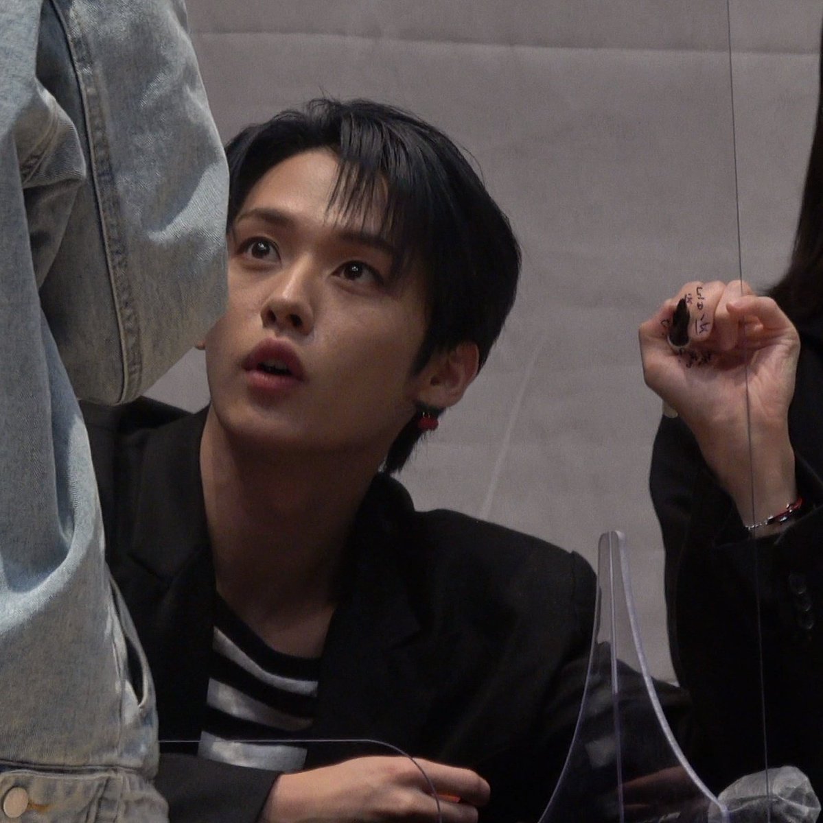 baby___stay's tweet photo. 곱창 쓰고 있는데 스테이 와서 냥들짝 https://t.co/96RH5qSCoH