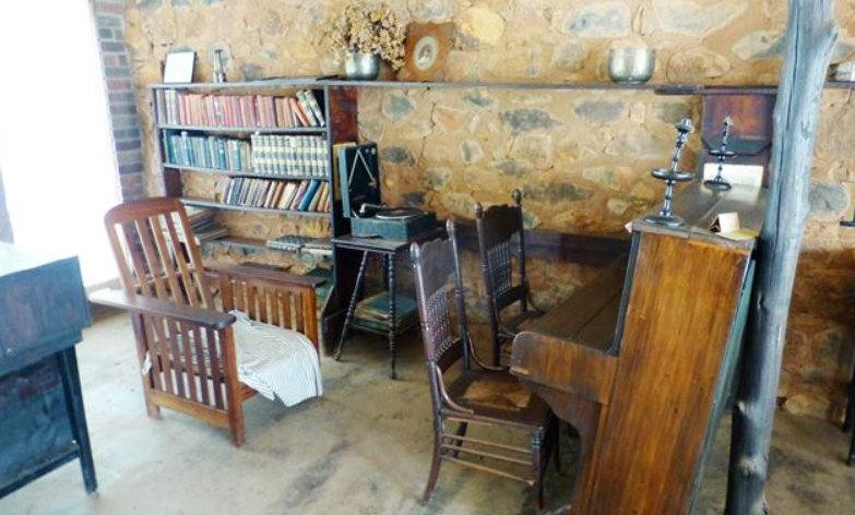 umzamocapital's tweet photo. Utopia House Museum in Mutare, Zimbabwe
#VisitMutare #VisitZimbabwe #TravelZimbabwe #TouriZim #VisitManicaland #Dangamvura #Mutare #Manicaland #Zimbabwe https://t.co/qHTOB6YnZU