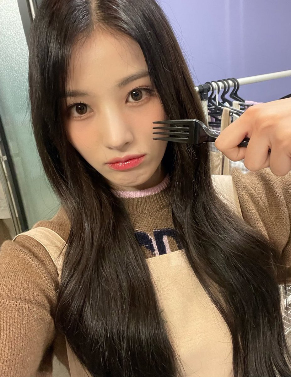 coolt3ku's tweet photo. 베이커리 때 윤진이 사진 너무너무너무너무 아름다움… 🥺 https://t.co/hBjXSM9jPe
