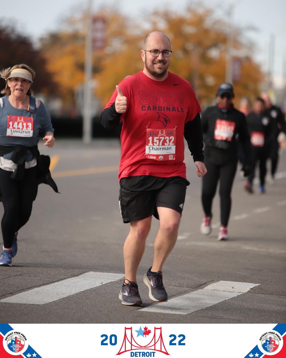 aaronjbaylis's tweet photo. Did the #freepmarathon International Half this morning. Finished well enough to get a medal, followed by a well-earned brunch at the Hudson. Running over the bridge at sunrise was awesome. Thanks to Cam for being cheerleader, photographer, and supporter in many ways ���️ https://t.co/DSkd4FF3Wg