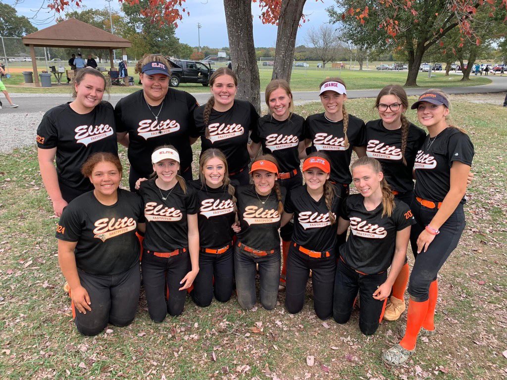 AylaFincham's tweet photo. My team went 4-0 this weekend in the Starz Gold Showcase! Here are some of my highlights 🧡🖤 https://t.co/pxepEWy9DJ