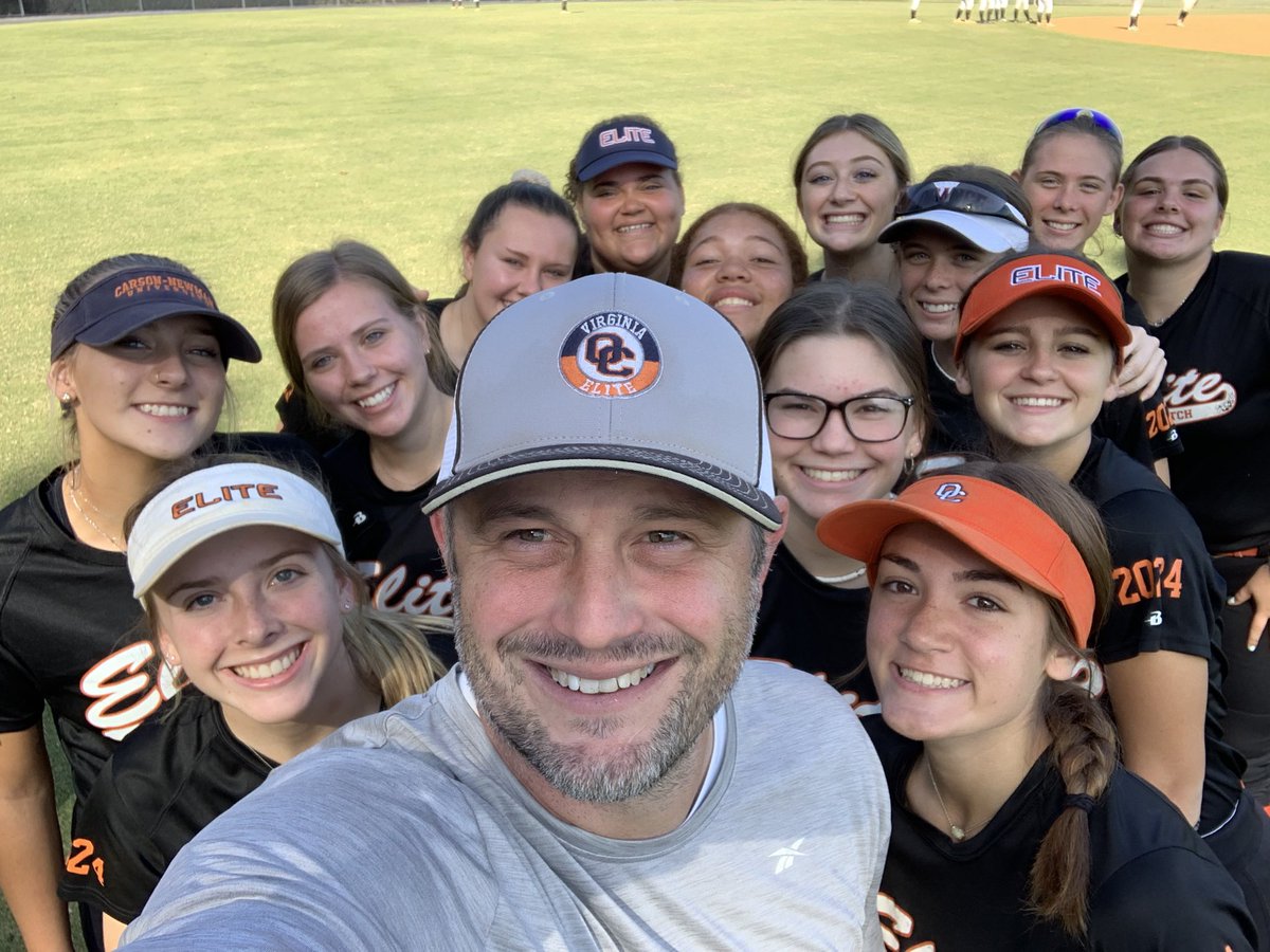 AylaFincham's tweet photo. My team went 4-0 this weekend in the Starz Gold Showcase! Here are some of my highlights 🧡🖤 https://t.co/pxepEWy9DJ