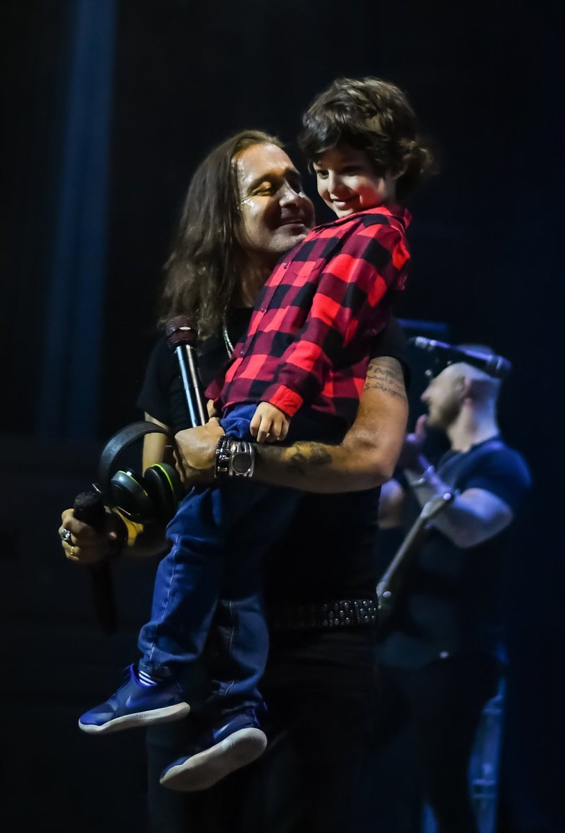ScottStapp's tweet photo. #AnthonyStapp made his #rockandroll debut this weekend! Melted my heart lil man💙 Thank you @ArcadaTheatre for two nights we will NEVER forget🔥🙏🏻🔥
#whatif #letsgetdowntobusiness #prouddad #FatherAndSon
Video of Anthony’s debut👉🏻 https://t.co/Ika2hrIVfm
📷 Michelle Stephens https://t.co/CF63NoNaFU