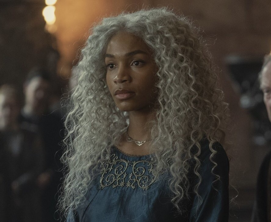 vhagarbunda's tweet photo. Pra mim a melhor caracterização de house of the dragon é a dos velaryon &amp; targaryen-velaryon. O casting foi impecável, as melhores laces são deles, os figurinos, os cenários, tudo em torno deles é perfeito e eles conseguiram transmitir toda grandiosidade da casa eu amei https://t.co/eiwsawtasl