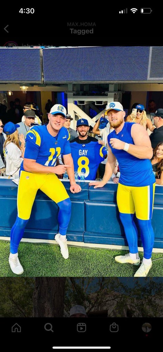 Maxhoma's tweet photo. Jersey swap for the boys @MGtweetymonster https://t.co/qCU4FaaJNl