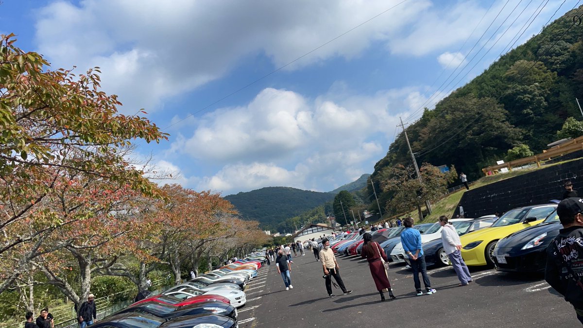 i1GbhNAAnZQHsxm's tweet photo. 初参戦で刺激的な1日やった✌️
かっこよすぎて終始口に出よったわ笑
俺もはよいじらねば💦💦
参加者の皆さんお疲れ様でした‼️
来年もよろしくお願いします🙏
#2022秋吉台Zミーティング #350z #370z #31z #32z #33z #34z #新型フェアレディz https://t.co/bGogkXoQtS