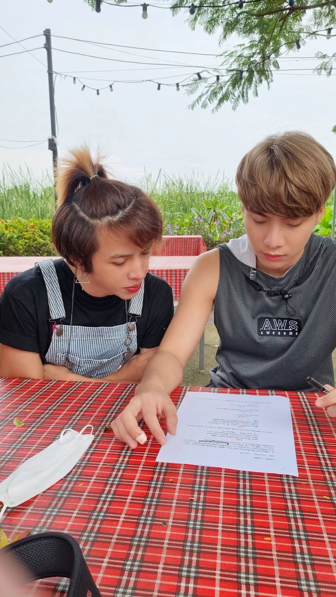 Vjivy_'s tweet image. เมื่อต้องรับบทแม่...😳 
สอนลูกฝรั่งน้อยอ่านภาษาไทย  
@pond_kumpanat
#ลูกฝรั่งขอพริกเกลือ
#CastingDay
#Pondkumpanat

Content By @thaaa_kanittha
ปล. จริงๆแล้วคือต่อบทที่จะแคส