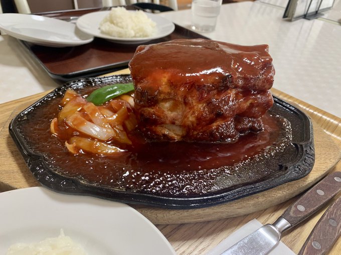 ロマン溢れるポークチャップを食べに来た🤤 