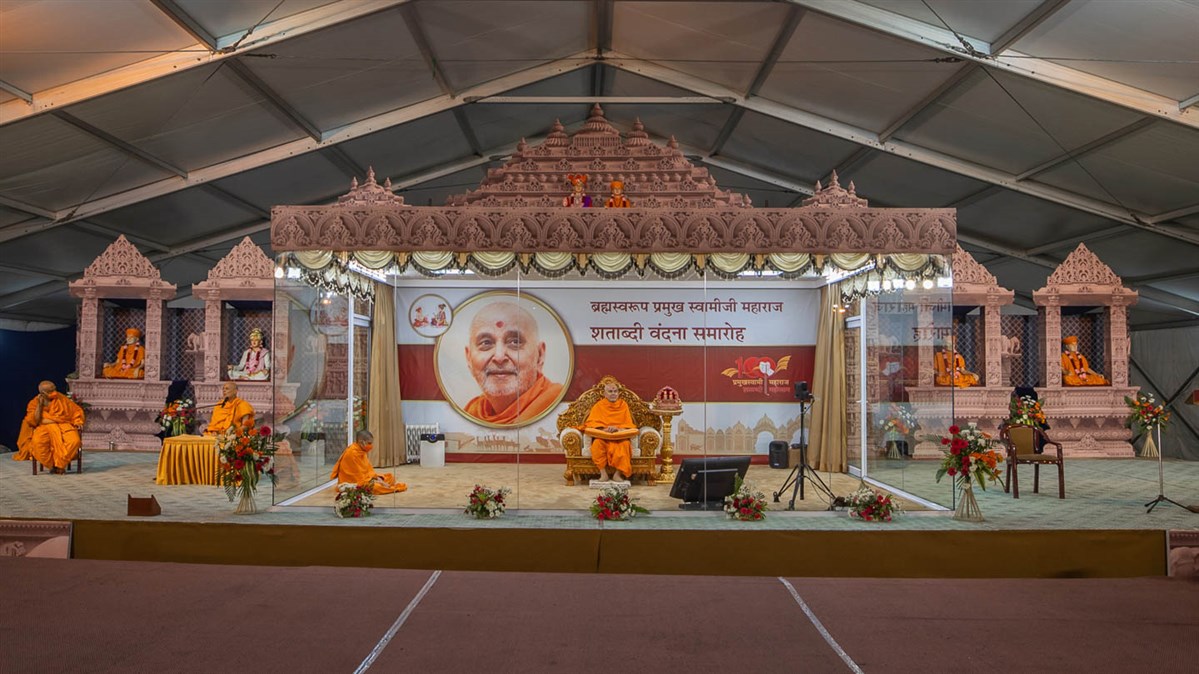 BAPS's tweet photo. HH Mahant Swami Maharaj's Vicharan: 16 October 2022, Delhi, India https://t.co/2BII1wicgV https://t.co/enp1N8V8lX