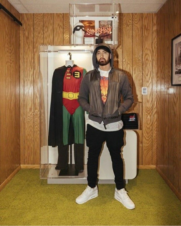 GINOBRAVE's tweet photo. Feliz cumpleaños para el mejor de todos los tiempos 🐐 #Eminem50 https://t.co/qBLtYQyBda